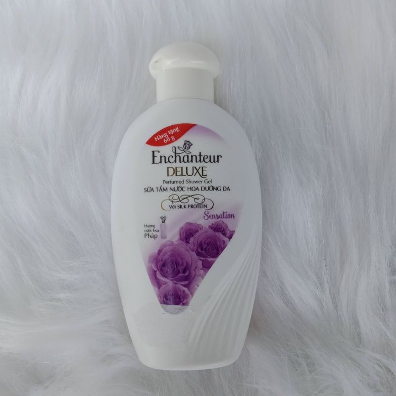 Sữa Tắm Trắng Và Dưỡng Ẩm Enchanteur Charming chai 100ml