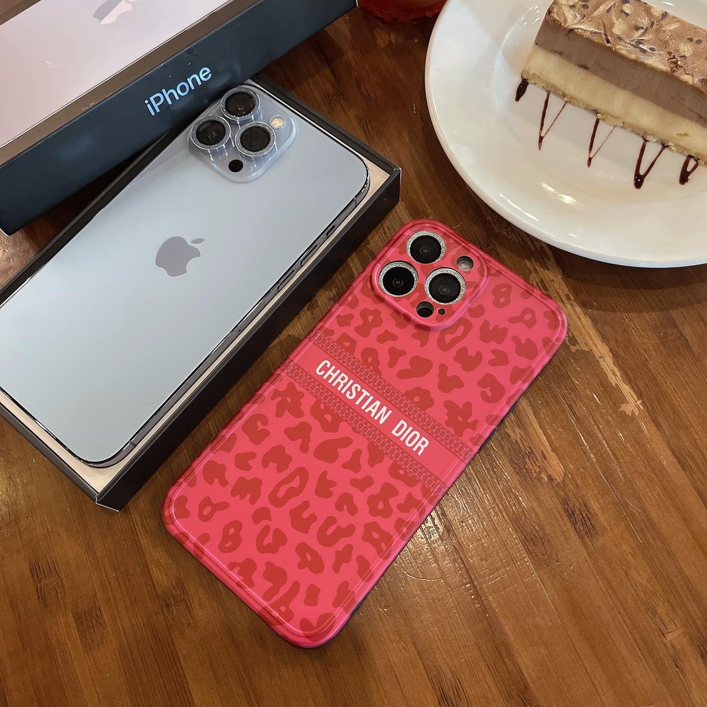 Ốp IDM chống bẩn bảo vệ cam D.I.O.R beo đỏ hồng iphone 6plus/6splus/7plus/8plus/X/Xs/Xsmax/11/11promax/12promax/13promax
