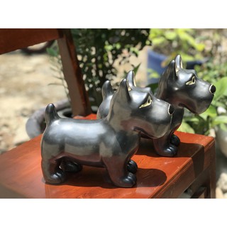 Gốm sứ trang trí hình con chó mực