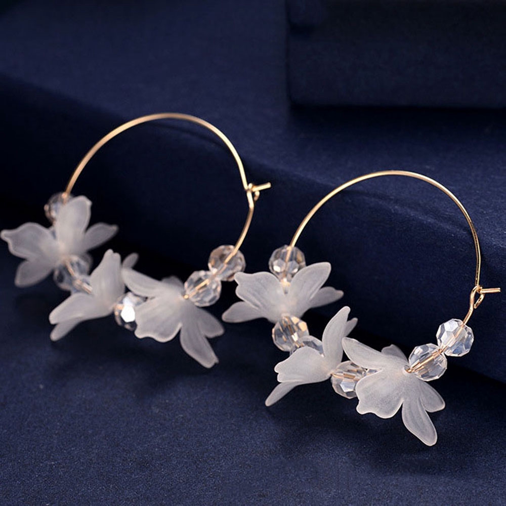 Khuyên tai tròn họa tiết cách điệu