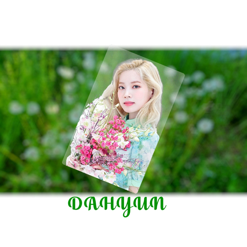 Ảnh thẻ nền trong suốt in hình nhóm nhạc TWICE