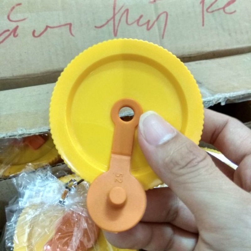 Ly thủy tinh có tay cầm Lock and lock , quà tặng vinamilk