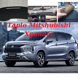 Thảm Taplo Mitsubishi Xpander Da Vân Carbon Cao Cấp, Chống Nóng Taplo Xe