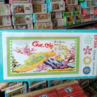 Tranh đính đá cha mẹ tuyệt đẹp kt 90*50cm hình thật