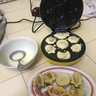 Máy làm bánh hình thú
