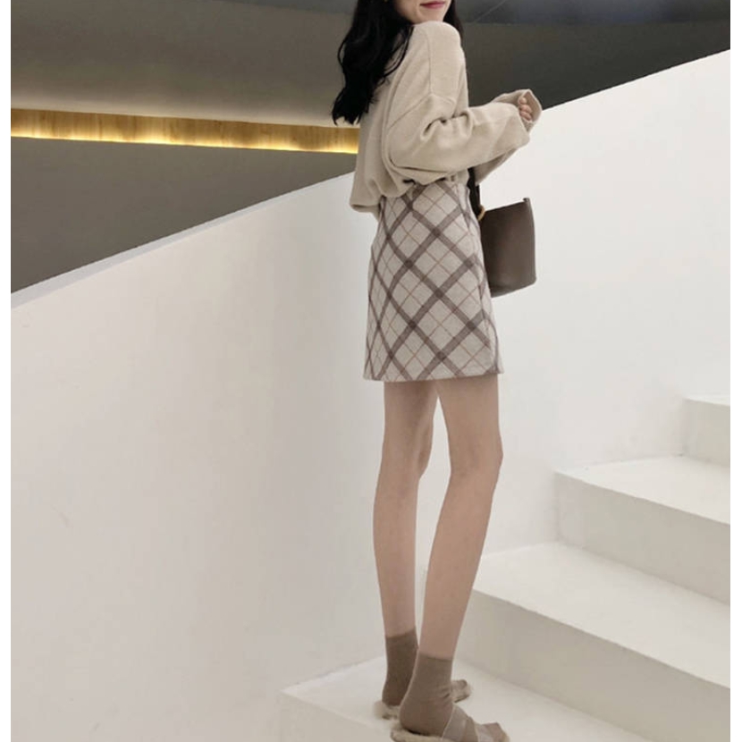 Bộ Áo Sweater Dài Tay + Chân Váy Xinh Xắn Theo Phong Cách Hàn Quốc | BigBuy360 - bigbuy360.vn
