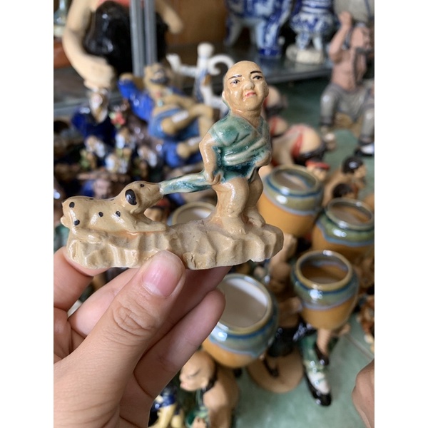 Thằng cu tèo chó cắn cao 10cm