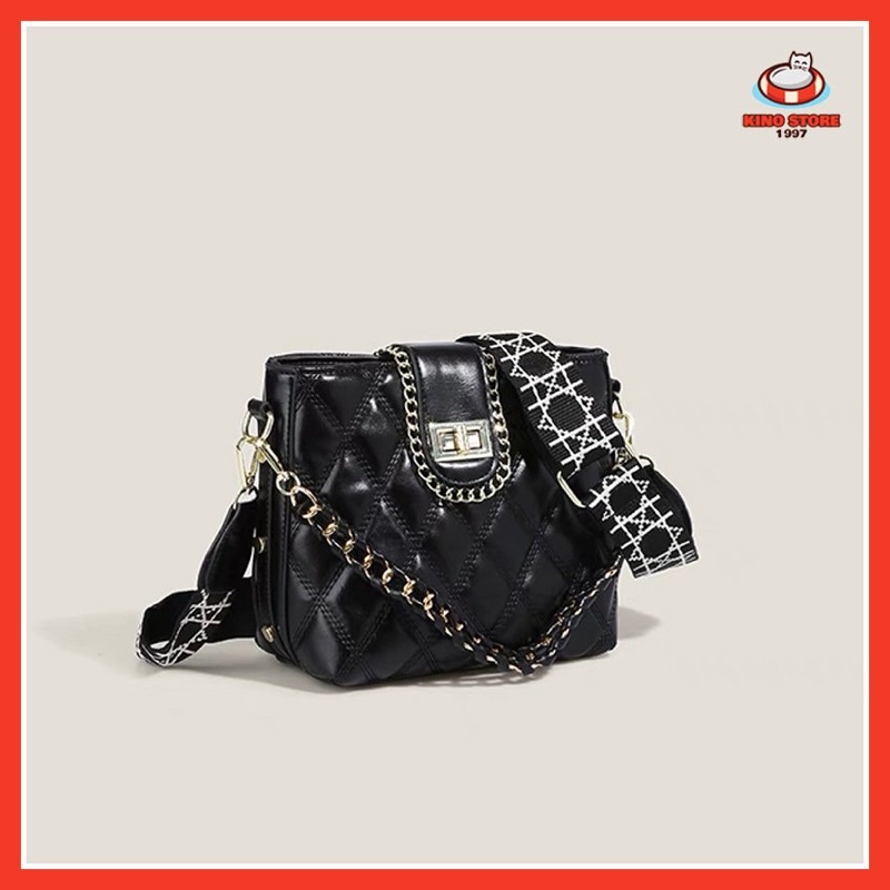 Túi xô họa tiết hình thoi kết hợp dây xích sang trọng mẫu mới 2022