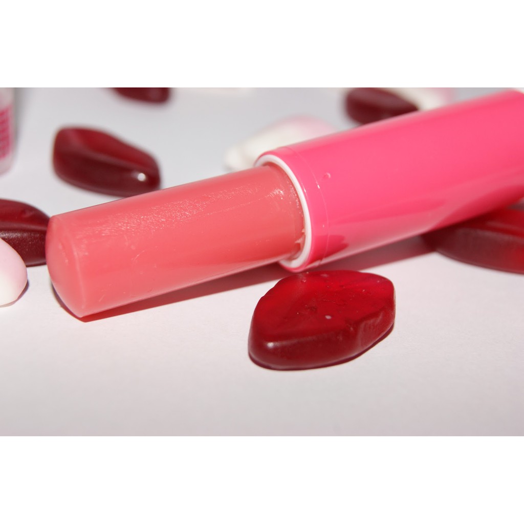 Son dưỡng môi The Body Shop Stick Lip Balm màu strawberry_ hàng chính hãng authentic Anh
