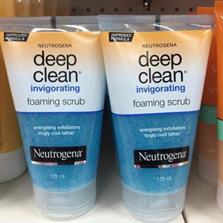Sữa rửa mặt sạch sâu Neutrogena Deep Clean Invigorating Foaming Face Scrub 125ml (Mỹ)