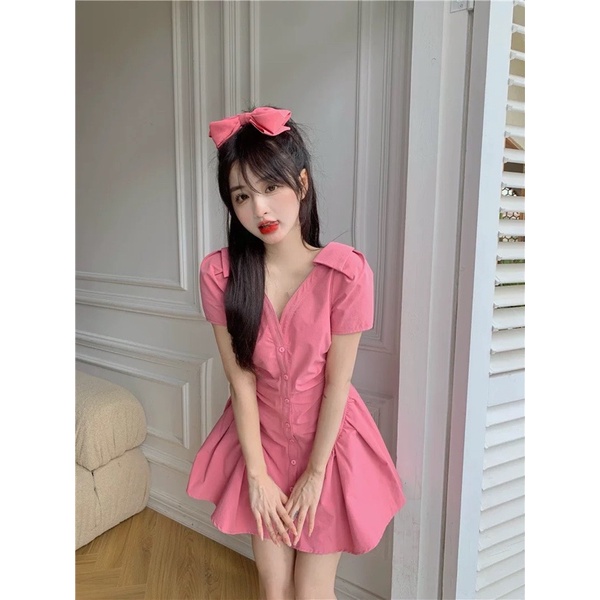 Đầm chiết eo chữ V dáng xoè