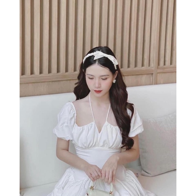 Đầm trắng trễ vai chíp tùng xinh xắn