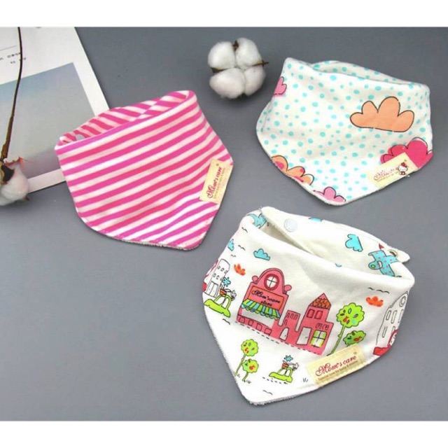 Yếm Momcare cho bé