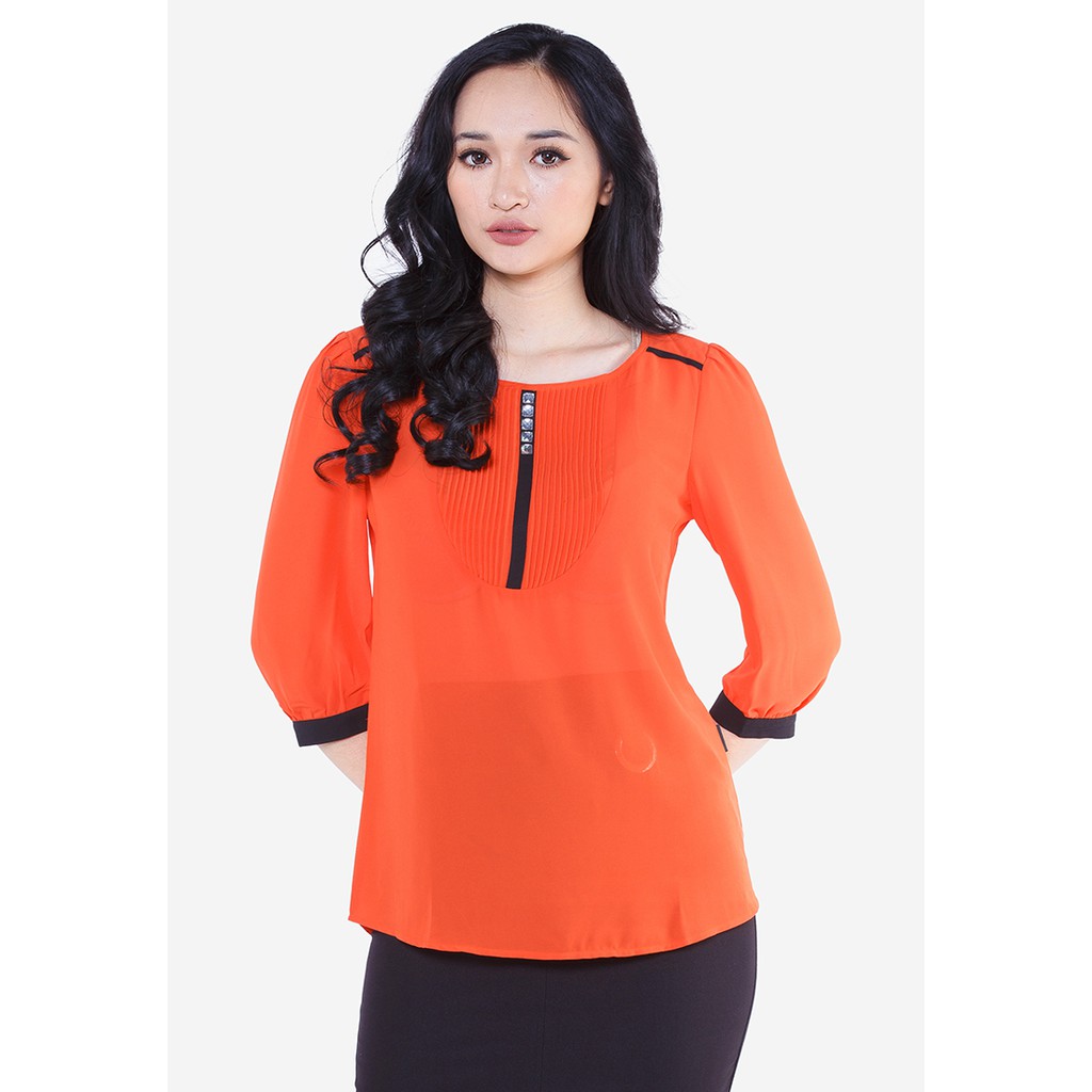 Áo sơ mi chiffon cam tay lỡ cổ tròn mí ngực đính đá The One Fashion ADD0331CA
