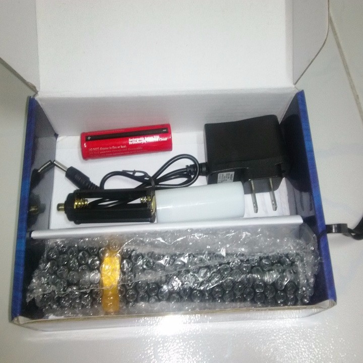 Đèn pin Police HY 001 cực sáng - fullbox có adapter để sạc