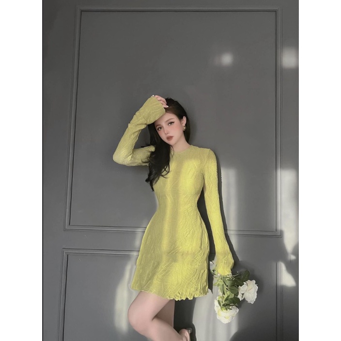 Đầm xoè phom ngắn tay dài có mút hở lưng chất thun xốp thích hợp mặc đi làm đi chơi phù hợp với mọi phong cách