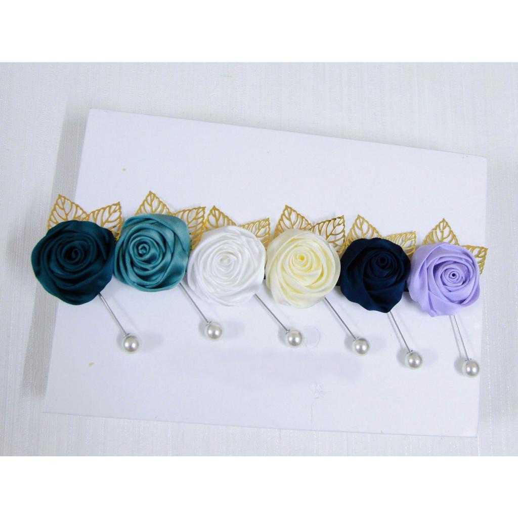 Hoa cài áo handmade hoa hồng cuộn mix 2 lá kim loại (NO BOX) [HANN- Hoa cài áo, pk thời trang]