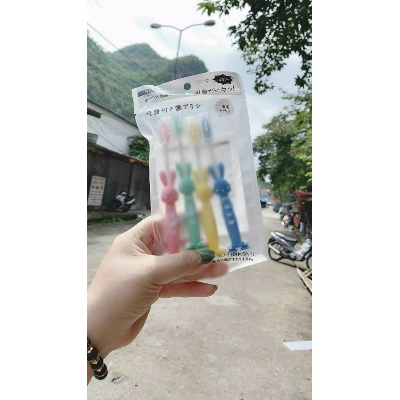 Sét 4 bàn chải hình thú xuất nhật cho bé đi học đi chơi