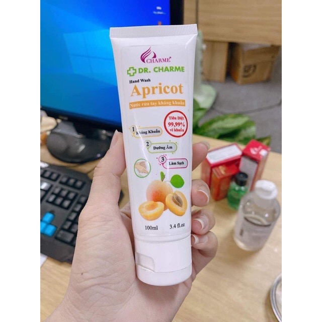 Nước Rửa Tay Kháng Khuẩn DR. CHARM.E Apricot với khả năng sát khuẩn 99.99% cùng tính năng dưỡng ẩm và làm mềm da | BigBuy360 - bigbuy360.vn