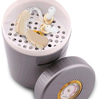 Hộp hút ẩm điện dùng cho máy trợ thính và điện cực ốc tai.
