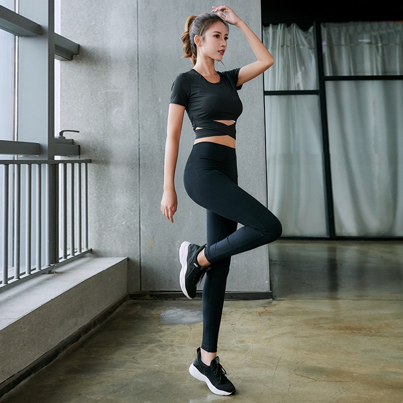 Set trang phục Hoppe Fumeng dành cho nữ gồm áo thun tay ngắn ôm dáng và quần dài lưng cao nâng mông tập yoga