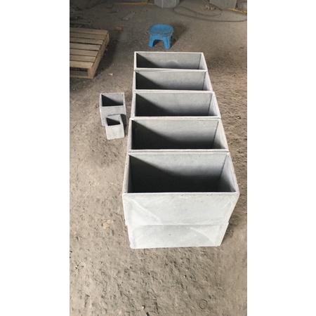 Chậu trồng cây hình chữ nhật KT D40xR20xC20cm bằng đá ong xám tự nhiên trồng cây cảnh ban công, nhà vườn