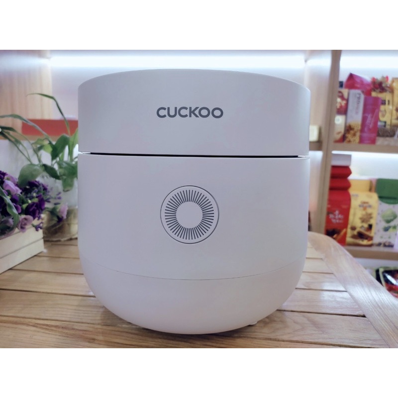 Nồi cơm điện tử Cuckoo CR-0675FW Nội Địa Hàn Quốc. 