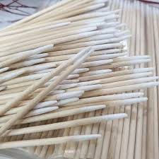 Gói tăm bông cán gỗ, tăm bông tre đầu nhọn chà tê chà mực gói 100 cây