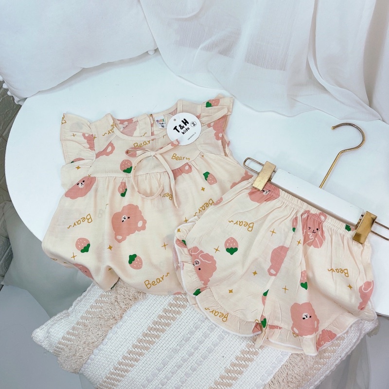 Bộ đũi lụa viền bèo hình gấu cho bé gái cực xinh