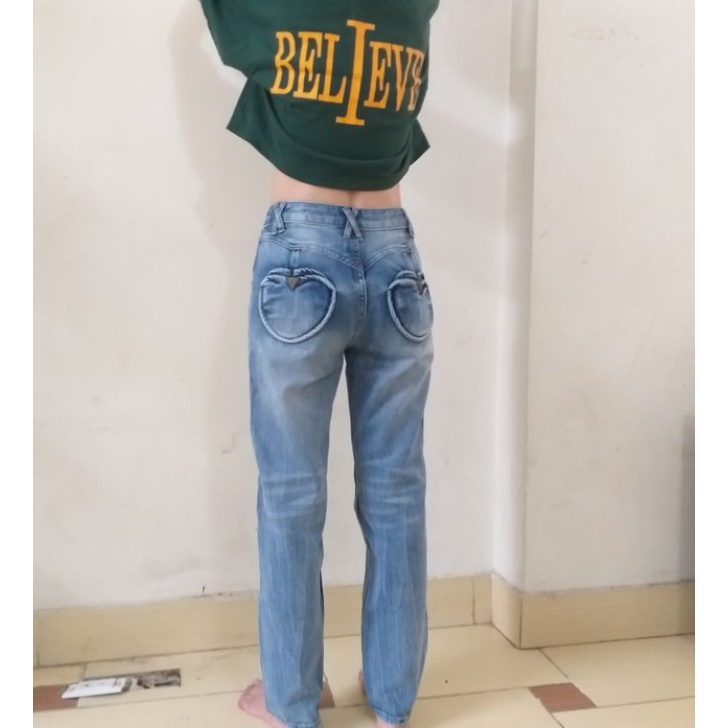 Quần jean thêu hoa size S-M thanh lý