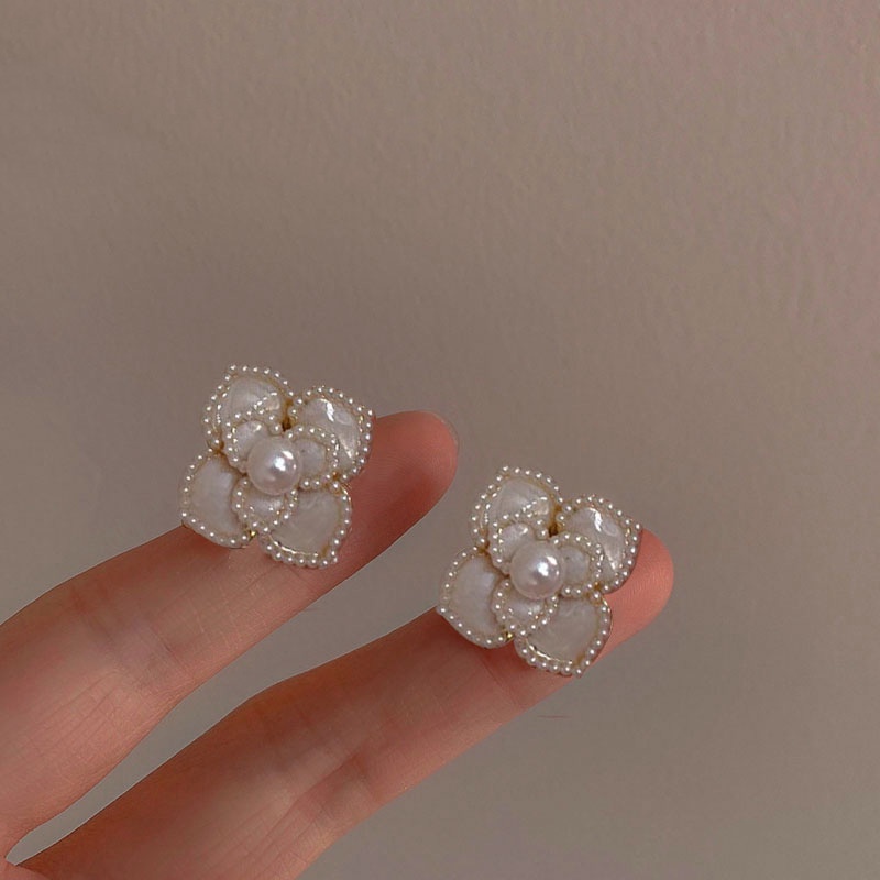 Bông tai hình hoa đính ngọc trai giả phong cách retro