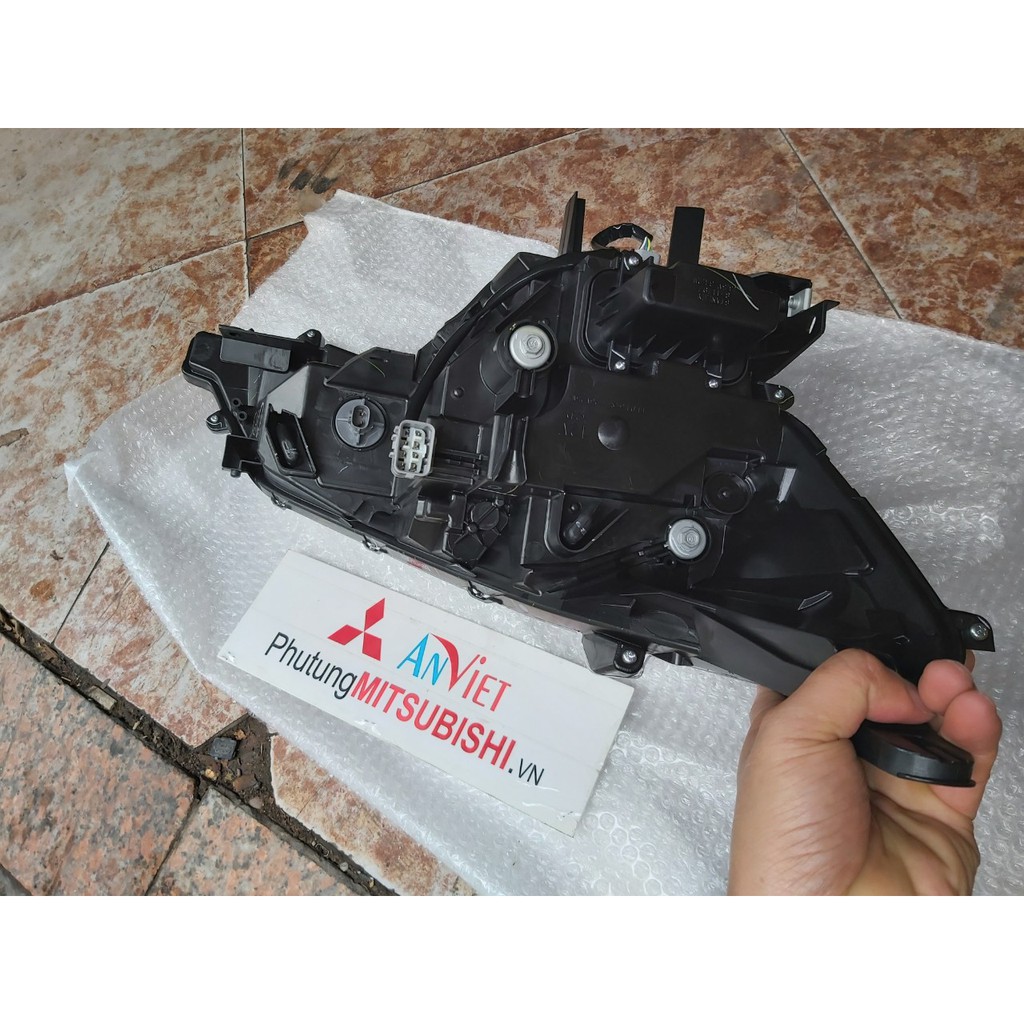 Đèn pha xe Mitsubishi Attrage 2020 có led