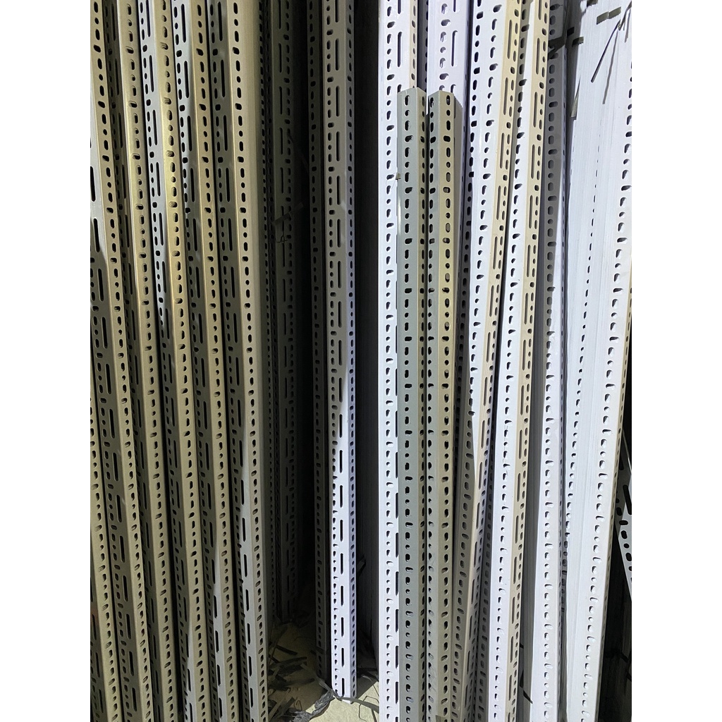 Thanh Sắt V Lỗ Đa Năng V3x3cm dày 2 ly - Dài 120cm