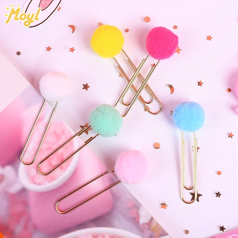 Kẹp tóc gắn quả cầu lông xinh xắn tiện dụng
