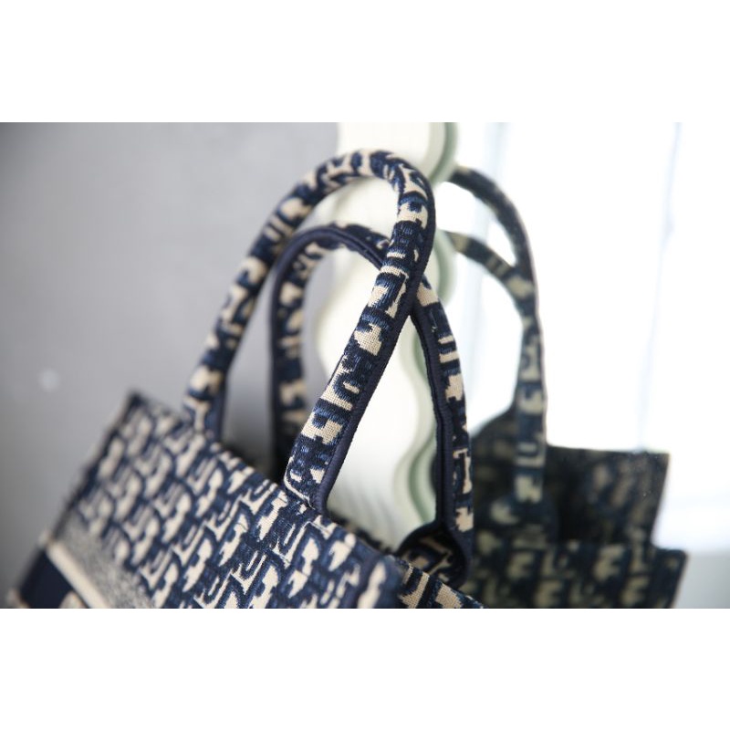 Túi xách nữ D.I Tote vải thổ cẩm CD truyền thống 2 size cực đẹp fullbox &amp;charm sao