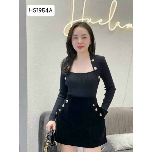 Áo cổ vuông tay dài
