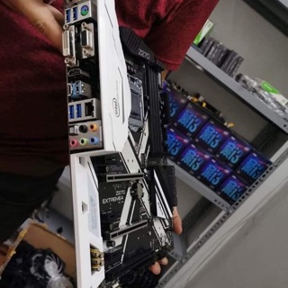 Main asrock Z270 Extreme 4 đã mod chạy thế hệ 9