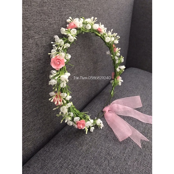 Vòng hoa đội đầu Nàng Thơ hoa hồng phối hoa bi trắng nhẹ nhàng, tinh khiết