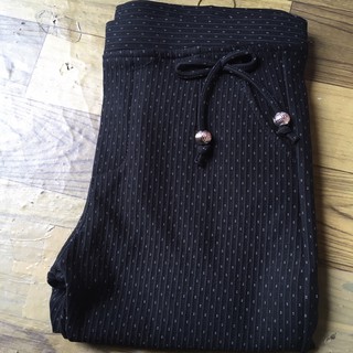 Quần lửng  chấm bi (77cm sizee 40-65kg)