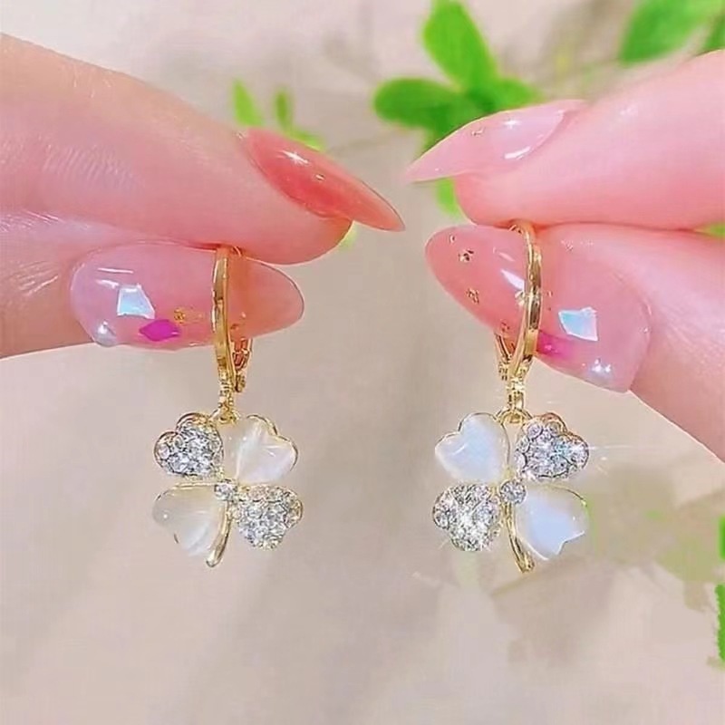 Khuyên Tai Hình Cỏ Bốn Lá Đính Đá zircon Màu Sắc Lấp Lánh Phong Cách Hàn Quốc Cho Nữ