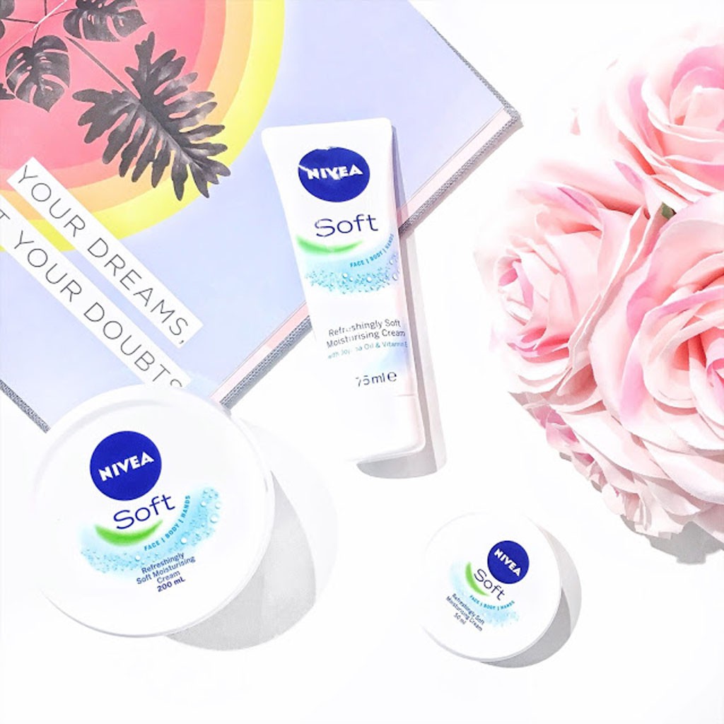 Kem Dưỡng Ẩm Chuyên Sâu Nivea Soft Lọ 50ml (Tinh dầu Jojoba & Vitamin E cân bằng độ ẩm, giúp làn da mềm mại)