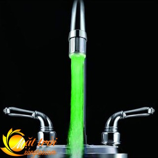 Vòi nước phát sáng đổi màu