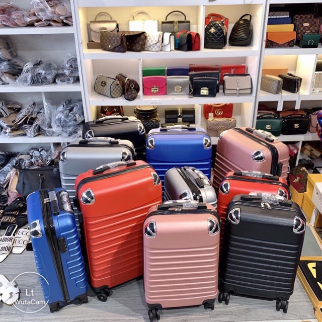 Vali du lịch bo góc