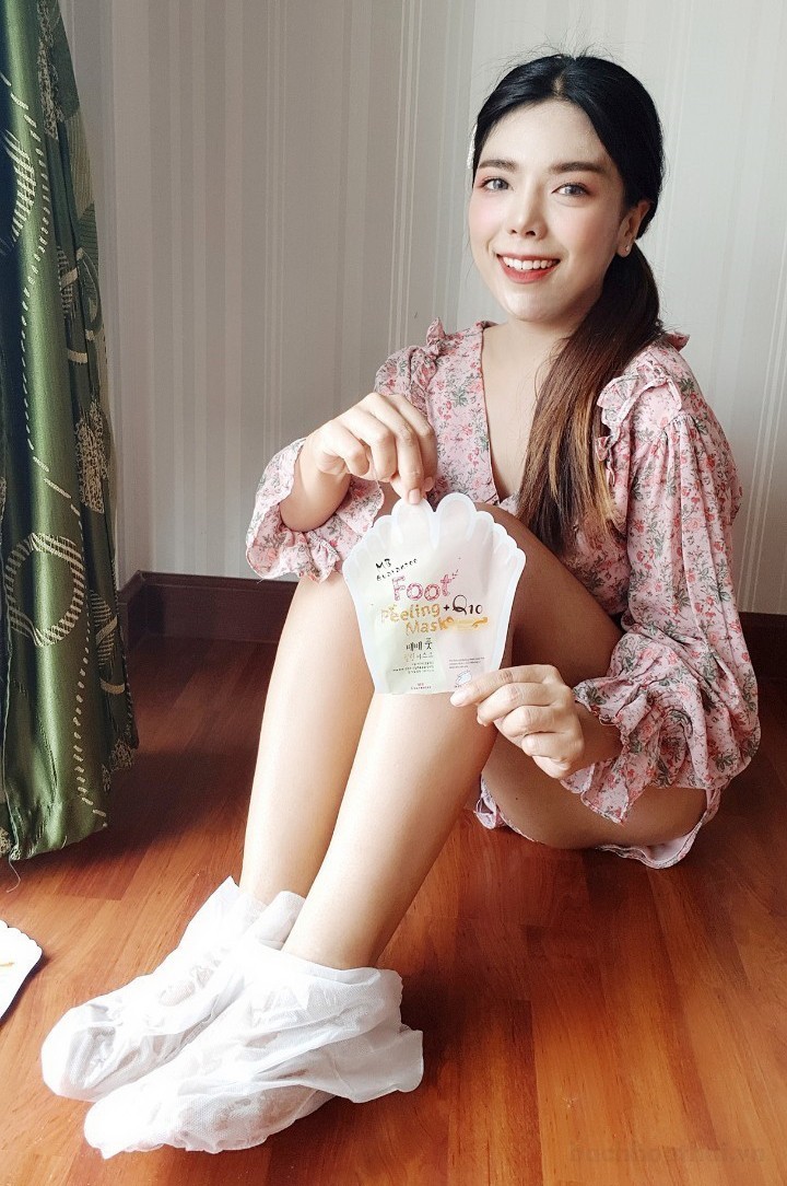 [MỚI] Mặt nạ bàn châŋ Foot peeling mask + Q10 Thái Lan