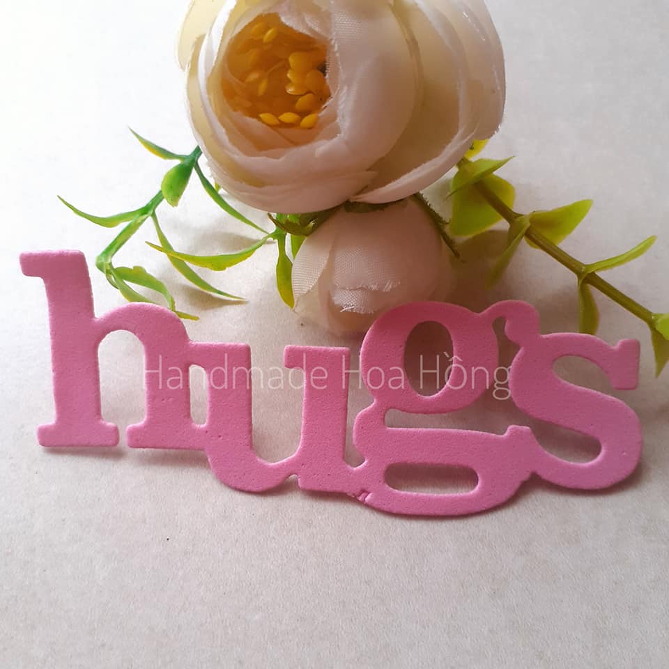 6 chữ HUGS  bằng giấy xốp, 8.7 X 3cm - Hình trang trí thiệp, phong thư, bưu thiếp, bao thư, bao lì xì, giấy mỹ thuật