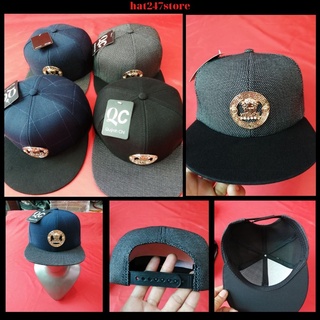 Mũ Snapback chất vải bố gắn logo sắt đầu người.