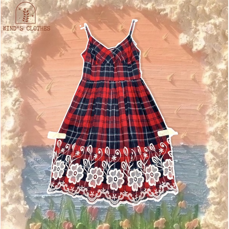 2hand Wind's Clothes 🍎 Váy xô 2 dây caro đỏ phối thêu hoa trắng