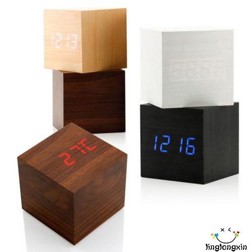 Đồng hồ đếm ngược bằng gỗ với đèn LED và màn hình hiển thị nhiệt độ
