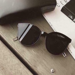 [Mã FAGOGO giảm 12% đơn 99K] Kính Mát Thời Trang Huyền Thoại Biển Xanh | BigBuy360 - bigbuy360.vn