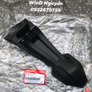 Dè sau winner V1 thanh trên gắn đèn soi biển số